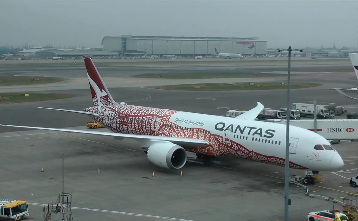 Qantas plane at heathrow