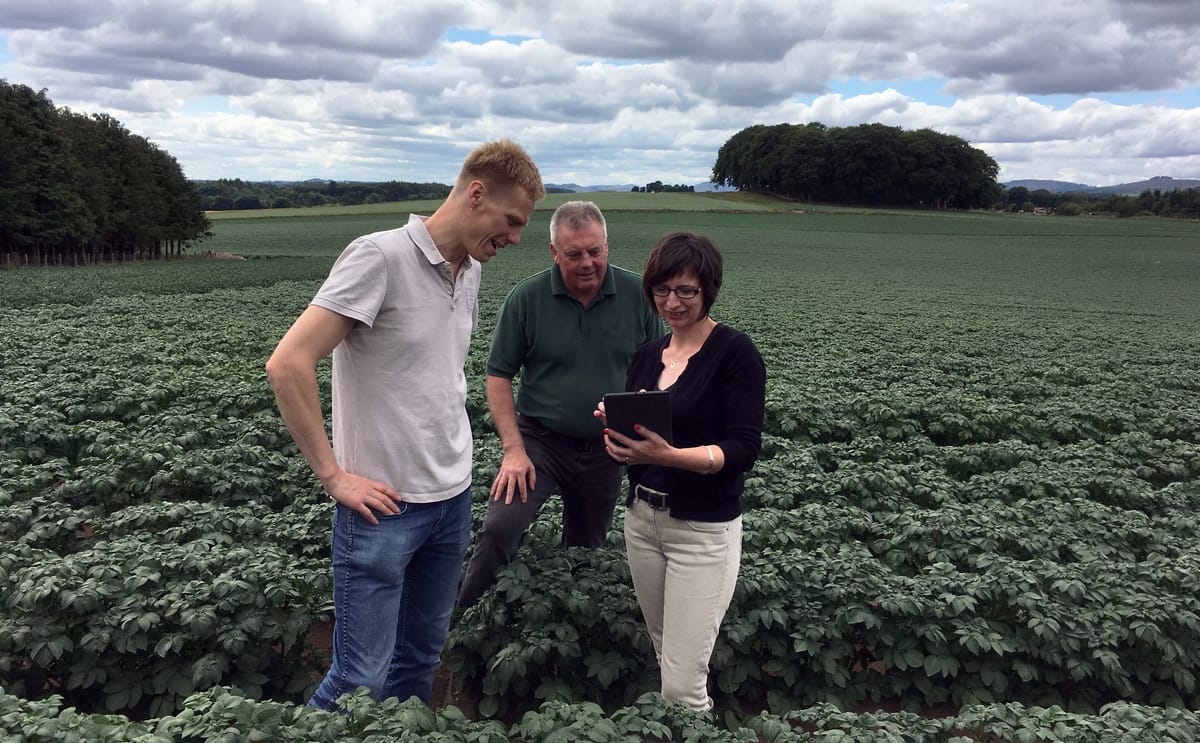 Soilessentials checking information in potato field tablet