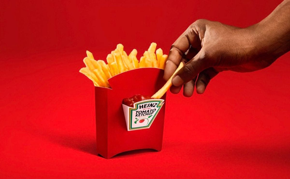 Heinz dipper fry box with ketchup compartment