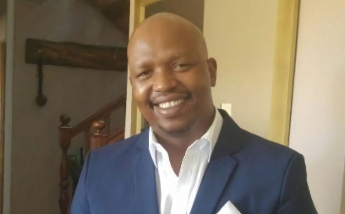Unathi mhlatyana